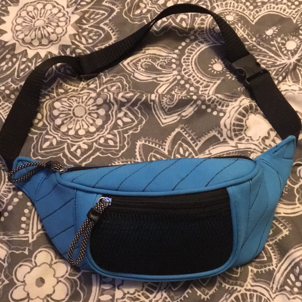Fanny pack .